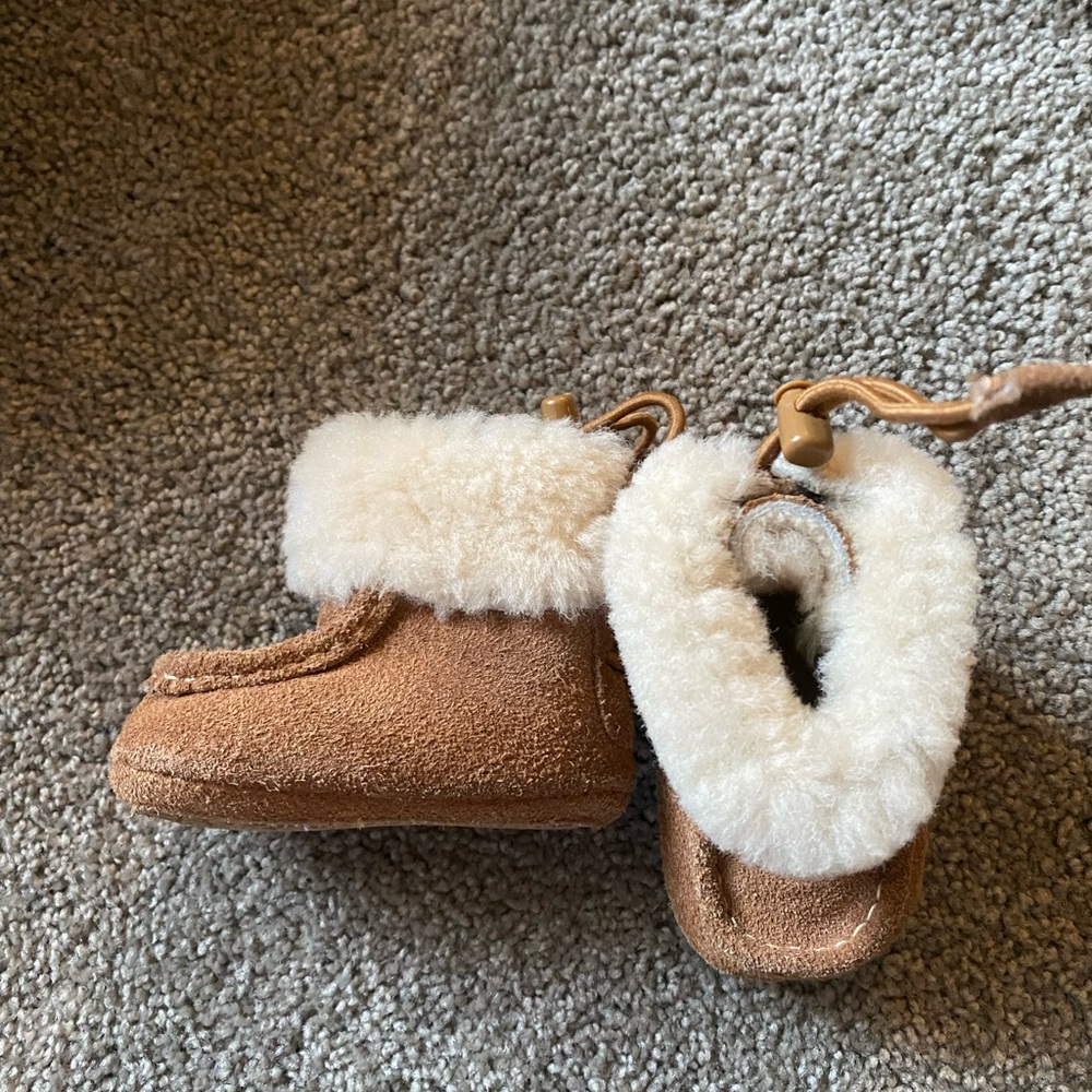 UGG Kids Boots in Tan and Cream